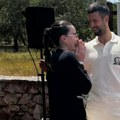 Novak Đoković flertovao sa zanosnom turskom glumicom, pao i poljubac! Kamere sve snimile - pogledajte ove scene (foto)