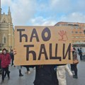 Direktor škole zabranio učenicima da uđu na proslavu male mature zbog majica „Izlazimo kao đaci, a ne kao ćaci“