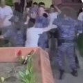 Nema labavo sa ruskom policijom Evo kako prolaze oni koji se usude da udare na državu (video)