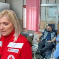 "U prvim satima smo imali preko 100 davaoca krvi": Redovi ispred Crvenog krsta u Sremskoj Mitrovici: Građani daju krv za…