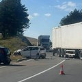 Zastoj ka Zlatiboru: Sudar kamiona i dva automobila, formiraju se kolone