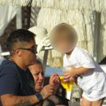 (Ekskluzivni paparaco) Marija Šerifović sa sinom na plaži Uhvatili smo ih u Crnoj Gori kako uživaju na odmoru: Mali Mario…