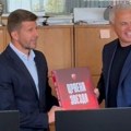 Terzić se našalio sa Novakom Simovićem: Je li smeš da primaš poklon od mene? (video)