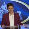 Brnabić: Pri ulasku u blokirani SKC posetioci morali da obrišu noge zastavom Srbije