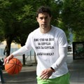 (Video, foto): Banjalučanin planira driblati loptom do Beograda: Nesvakidašnja humanitarna akcija Alekse Kresojevića…