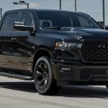Ram 1500 i sa 5,7 litarskim HEMI V8 motorom