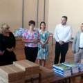 За 28.000 основаца бесплатно 204 уџбеника почела испорука УЏБЕНИКА за ђаке који уче на језицима националних мањина