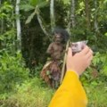 Horor u džungli Strela iz plemenskog luka skoro je ubila influensera – turista preživeo pakleni trenutak!