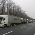Stanje na granicama Teretna vozila na izlazu iz Srbije čekaju i do sedam sati