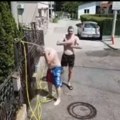 (Video) Snalažljivi Čačani hit na mrežama! Ovako se snalaze dok grad danima nema vodu