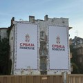 Baner na zgradi može koštati više od 20.000 evra mesečno: Koliko SNS troši na kampanju "Srbija pobeđuje"