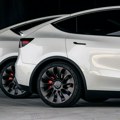 Tesla objavio opoziv za više od tri miliona vozila
