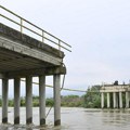 Срушио се мост преко Западне Мораве код Чачка, ванредна ситуација у 53 града и општине (ФОТО/ВИДЕО)