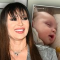 (Video) "moj lepotan krstan": Ceca prvi put objavila snimak unuka od kojeg se tope srca: Mazi ga po licu, a on potezom…