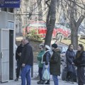 Uplate legle, nema dinara: Na Kosovu redovi za isplatu socijalne pomoći i dečijih dodataka