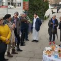 VIDEO Meštani Čortanovaca ponovo ispred zgrade Opštine Inđija: "Lasta ponovo ne vozi redovno"