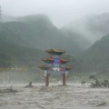 Velike poplave pogodile Kinu: Nestalo 11 ljudi, vlada upozorava da je ugroženo 127 miliona stanovnika