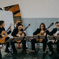 Концерт „Звуци земље“ чувеног шпанског квартета класичних гитара: ЕнтреQуатре у Београду обележава 40 година…