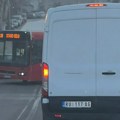 Saobraćajna nezgoda u Bresnici: Sudar autobusa i automobila na nadvožnjaku