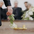 Bivši rumunski predsednik sahranjen uz sve počasti! Poznato ko će naslediti velelepnu vilu na Balkanu, nije ''tajni sin''!