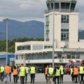 Pojačane kontrole na Aerodromu Tivat: Policija proverava oko 90 putnika iz Srbije nakon dolaska čarter leta