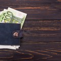 U Srbiji prosečna zarada u aprilu iznosila 121.805 dinara