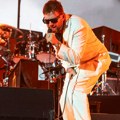 Svetski poznati muzičar se istetovirao u Beogradu: Sada ima tetovaže na ćirilici, evo i šta mu piše na šakama
