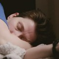 Kako vrućine utiču na san? Neurolog objašnjava šta se dešava našem organizmu tokom visokih temperatura (VIDEO)