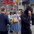 Stavio kačket i naočare, pa krenuo u šetnju: Pogledajte kako je Novak prevario Njujorčane