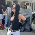 Biseksualka stigla mamurna i dekolteom do pupka! Milica Vidaković napravila pometnju pred ulazak u Elitu 10