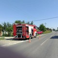Vatra "guta" minibus u Crvenki: Požar zahvatio celo vozilo