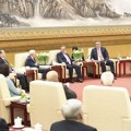 Premijer Kine sa stranim stručnjacima