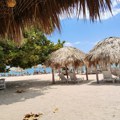 Bili smo na jednoj od najlepših plaža na Karibima i doživeli tropski raj za smešne pare