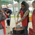 Druga "ajvarijada" u Nišu, uprkos kiši, okupila desetak ekipa iz čitave Srbije Đakonije kod Beogradske kapije