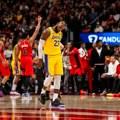 (VIDEO) Ovo je Lebron „žrtvovao“ asistencijom Hačimuri
