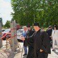 Gradonačelnik Leskovca i niški metropolit obišli radove u dvorištu Hrama u Dubočici