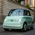 Fiat stigao kod pape u dvorište