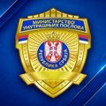 Bacio "molotovljev koktel" na automobil u Petrovaradinu, Novosađanin uhapšen zbog izazivanja opšte opasnosti