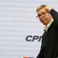 Da li će Vučiću „skočiti“ rejting kad u septembru na račune građana legne novac iz helikoptera?