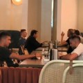 Nije na spisku, ali… Bogdan i selektor piju kafu