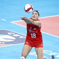 Selektor Terzić i kapitenka Bošković poklonili medalje mladim odbojkašicama