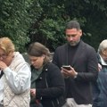 Duška Tošića dovezao vozač na biralište: Sugrađani ga pozdravljali, a evo šta je uradio čim je stigao (Foto)