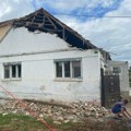 Četvoročlana porodica iz čelareva dobija krov nad glavom: Počela rekonstrukcija kuće koju im je uništila oluja (foto)