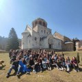 Profesorka Ivana Janković predaje istoriju putujući kroz Srbiju sa svojim učenicima