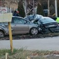 Teška nesreća u Temerinu: Devojka se automobilom zakucala u "audi", vozila uništena! Foto