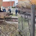 Vagon cisterna sa gasom iskliznula sa šina U surčinu! Službe odmah izašle na teren, angažovana i dizalica (VIDEO)
