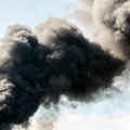 Drama u SAD: Teretni voz sa gorivom iskočio iz šina, pa se zapalio; Kuljao gust dim VIDEO