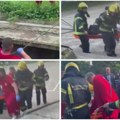 Objavljen snimak evakuacije nakon sudara vozova Vatrogasci sajlama vukli povređene iz tunela (video)