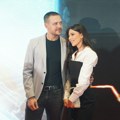 Miloš Biković i Ivana Malić uživaju sa sinom: Mali Vasilije oduševljen zimskim čarolijama FOTO/VIDEO