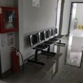Voda u hodnicima, plafoni otpadaju: „Najmoderniji dom zdravlja“ u Borči zatvoren zbog poplave